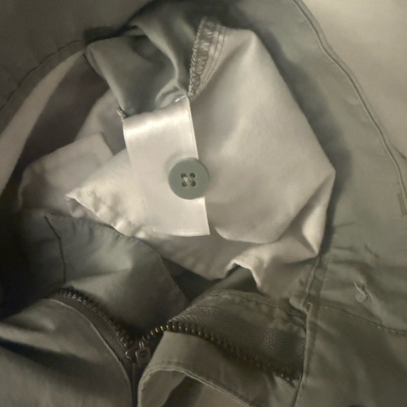 Everlane Sage Green Women's Bermudas - Picture 5 of 9